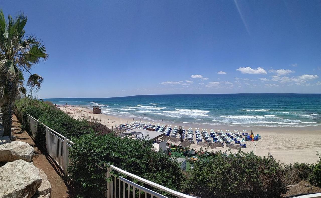 612 Apartment On The Beach Bat Yam Bagian luar foto
