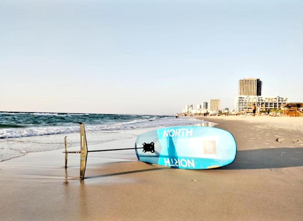 612 Apartment On The Beach Bat Yam Bagian luar foto