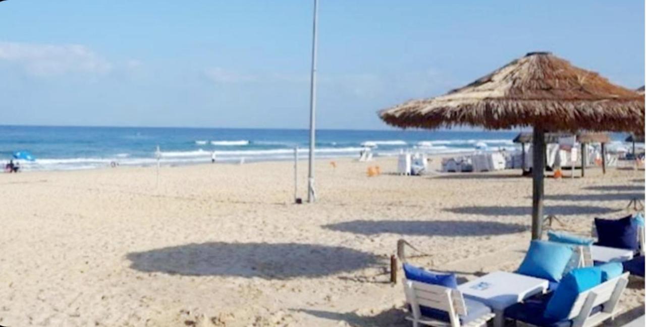 612 Apartment On The Beach Bat Yam Bagian luar foto